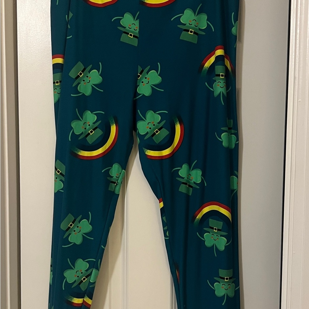 LuLaRoe Green Patterned St Patrick’s Day Leggings TC2